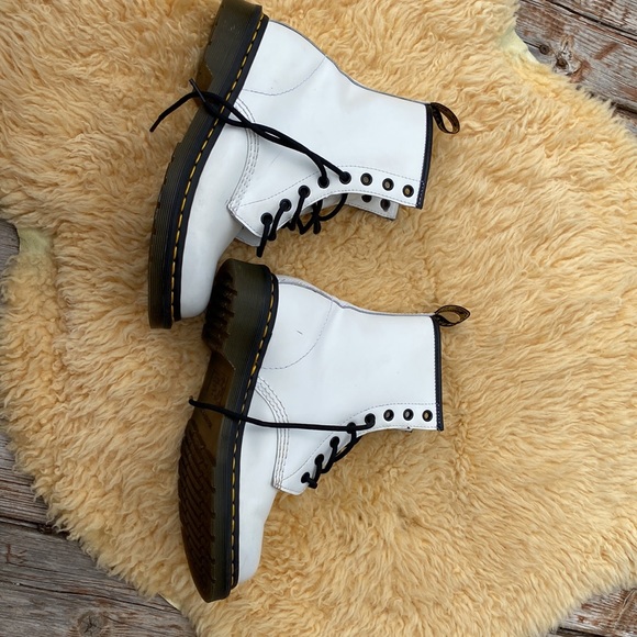 Doc Martens - Picture 2 of 10